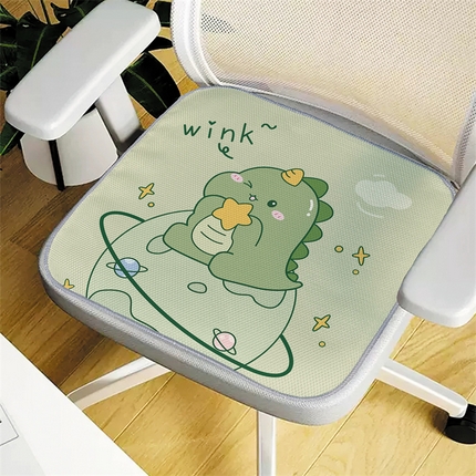 91家纺网 家纺一手货源 找家纺 芙宁娜 2023新款 四季款网格空气层复合布卡通学生福利坐垫 恐龙星星