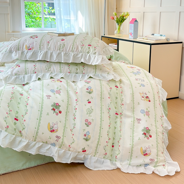 91家纺网 家纺一手货源 找家纺 清雅福 2024新款喷气全棉13372韩版花边款单枕套 草莓兔花边款