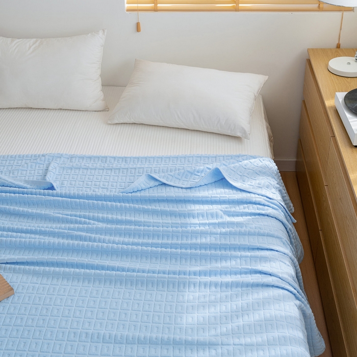 91家纺网 家纺一手货源 找家纺 乐家毛巾被（工厂自产自销） 2024新款简约方块格毛圈 天蓝色