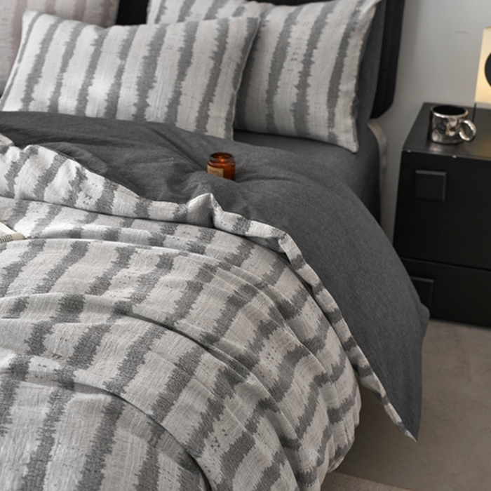 91家纺网 家纺一手货源 找家纺 安莱生活 2025新款三层纱大提花四件套-艾克拉 艾克拉-深灰