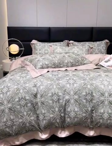 91家纺网 家纺一手货源 找家纺 大渔生活 2025新款舒芯棉高奢数码印花四件套 爵色