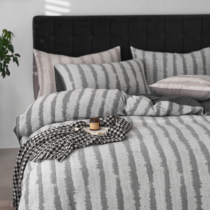 91家纺网 家纺一手货源 找家纺 安莱生活 2025新款三层纱大提花四件套-艾克拉 艾克拉-深灰