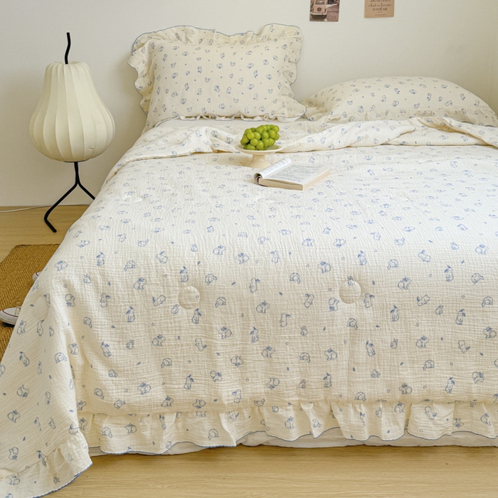 91家纺网 家纺一手货源 找家纺 玛奇朵 2024新款韩式荷叶边全棉双层皱皱纱夏被三件套 小兰兔