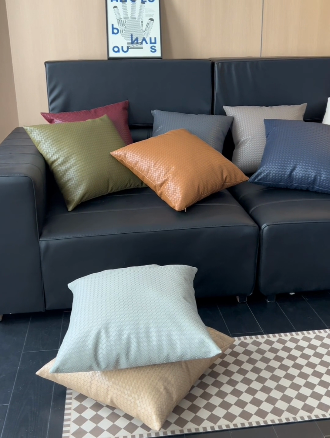 91家纺网 家纺一手货源 找家纺 安莱生活 2024首款编制纹理皮革多功能家用简约创意皮枕 方枕 深蓝