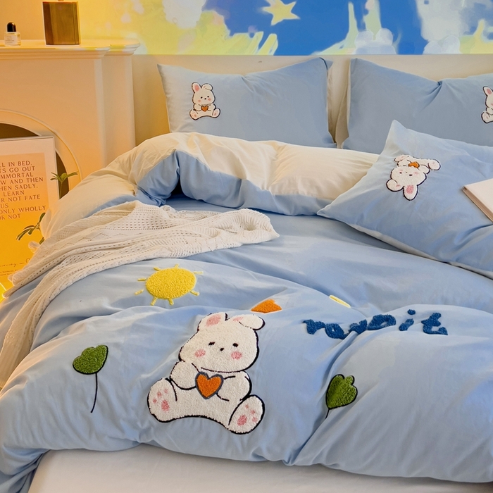 91家纺网 家纺一手货源 找家纺 艾橙家纺 2024新款超柔云朵棉毛巾绣四件套 菲菲兔