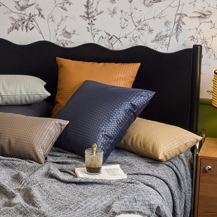 91家纺网 家纺一手货源 找家纺 安莱生活 2024首款编制纹理皮革多功能家用简约创意皮枕 方枕 深蓝