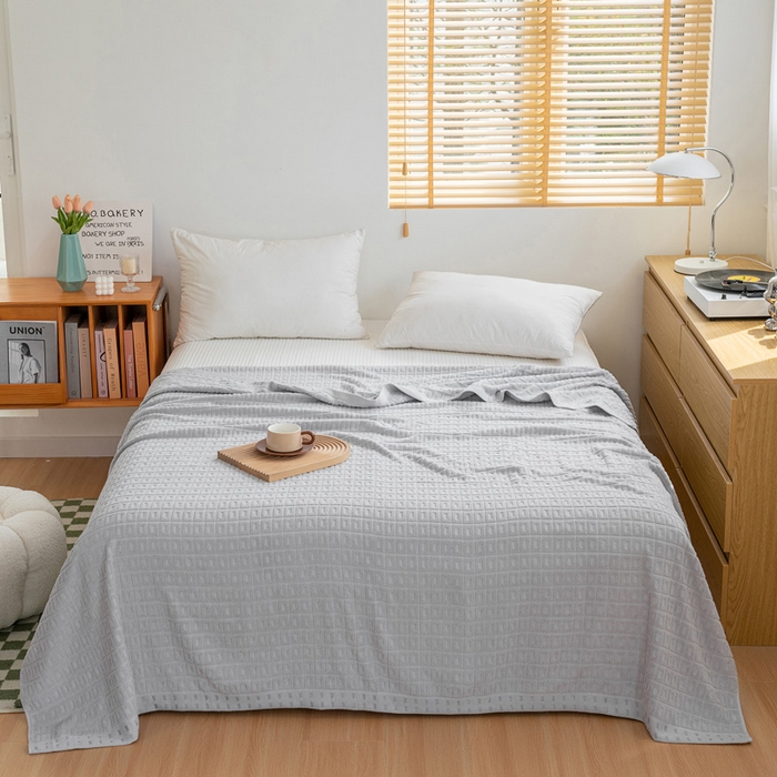 91家纺网 家纺一手货源 找家纺 乐家毛巾被（工厂自产自销） 2024新款简约方块格毛圈 灰色