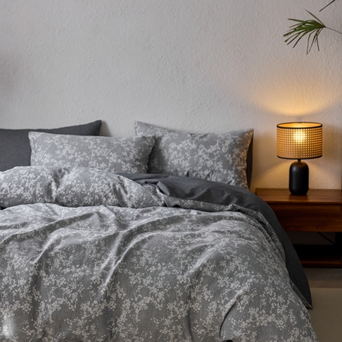 91家纺网 家纺一手货源 找家纺 安莱生活 2025新款三层纱大提花四件套-叶雨朦胧 叶雨朦胧-深灰