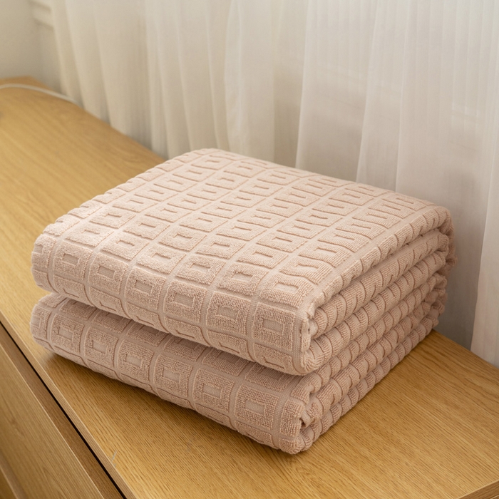 91家纺网 家纺一手货源 找家纺 乐家毛巾被（工厂自产自销） 2024新款简约方块格毛圈 驼色