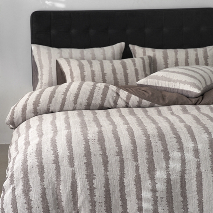 91家纺网 家纺一手货源 找家纺 安莱生活 2025新款三层纱大提花四件套-艾克拉 艾克拉-浅灰