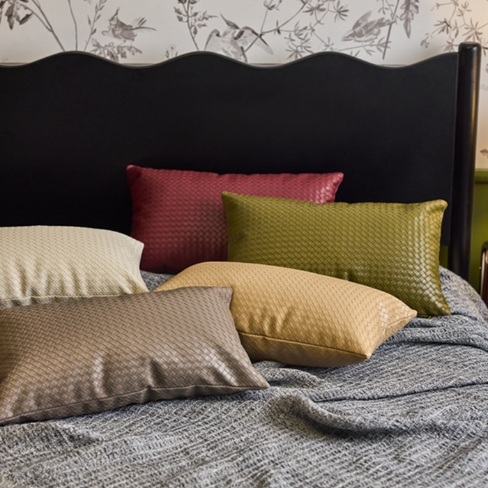 91家纺网 家纺一手货源 找家纺 （总）安莱生活 2024首款编制纹理皮革多功能家用简约创意皮枕