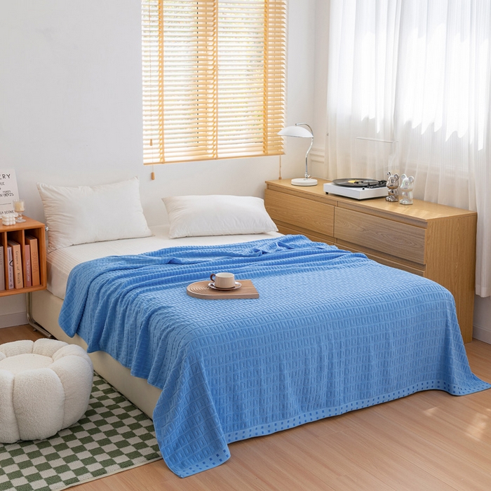 91家纺网 家纺一手货源 找家纺 乐家毛巾被（工厂自产自销） 2024新款简约方块格毛圈 深蓝色