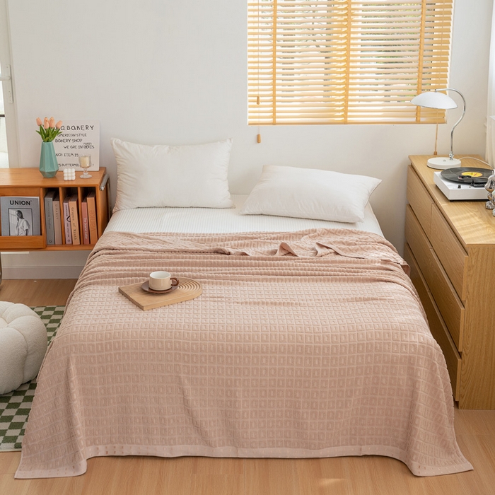 91家纺网 家纺一手货源 找家纺 乐家毛巾被（工厂自产自销） 2024新款简约方块格毛圈 驼色