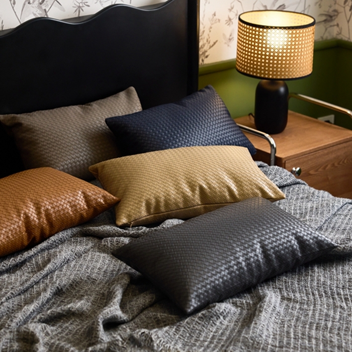 91家纺网 家纺一手货源 找家纺 （总）安莱生活 2024首款编制纹理皮革多功能家用简约创意皮枕