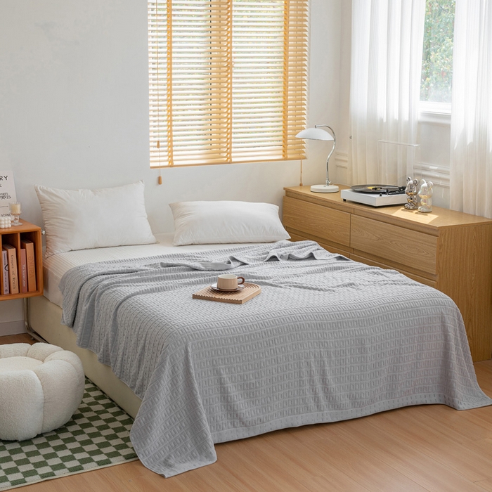 91家纺网 家纺一手货源 找家纺 乐家毛巾被（工厂自产自销） 2024新款简约方块格毛圈 灰色