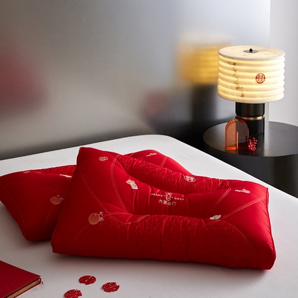 91家纺网 家纺一手货源 找家纺 （总） 2024新款六喜临门全棉贡缎婚庆枕芯蚕丝枕芯 全棉60结婚枕芯枕头单只装