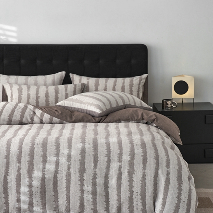 91家纺网 家纺一手货源 找家纺 安莱生活 2025新款三层纱大提花四件套-艾克拉 艾克拉-浅灰