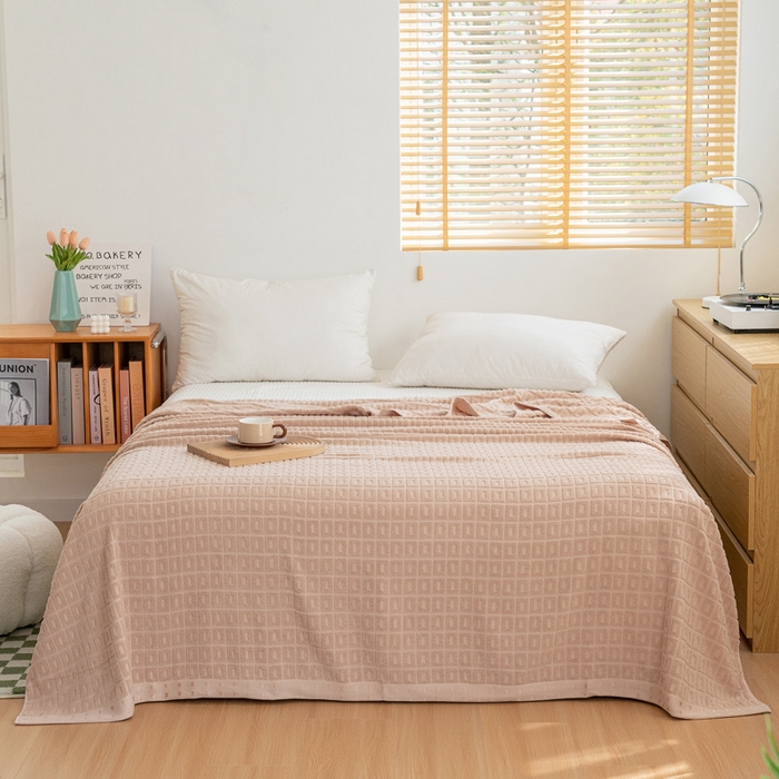 91家纺网 家纺一手货源 找家纺 乐家毛巾被（工厂自产自销） 2024新款简约方块格毛圈 驼色