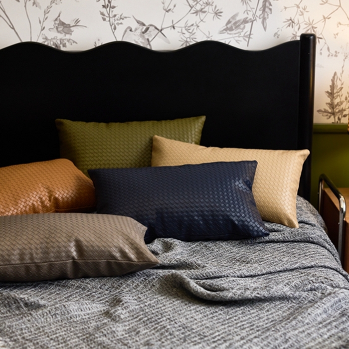 91家纺网 家纺一手货源 找家纺 （总）安莱生活 2024首款编制纹理皮革多功能家用简约创意皮枕