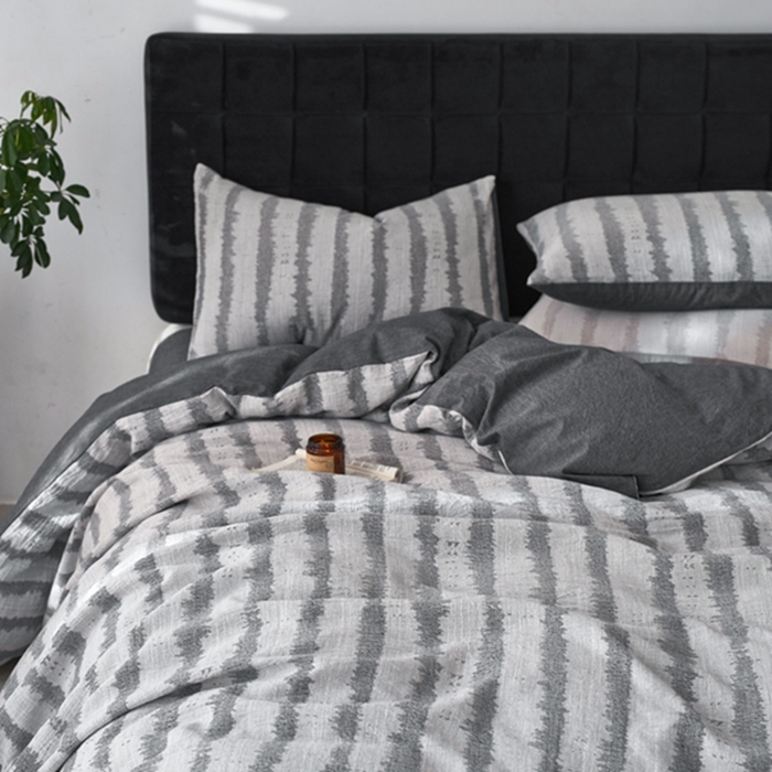 91家纺网 家纺一手货源 找家纺 安莱生活 2025新款三层纱大提花四件套-艾克拉 艾克拉-深灰