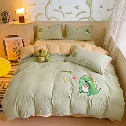 91家纺网 家纺一手货源 找家纺 艾橙家纺 2024新款超柔云朵棉毛巾绣四件套 可爱恐龙