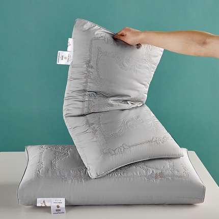 91家纺网 家纺一手货源 找家纺 芯链 2024新款巴马蚕丝枕枕头枕芯 灰色