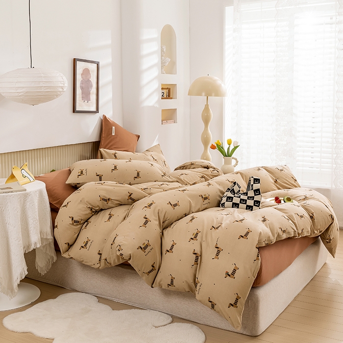 91家纺网 家纺一手货源 找家纺 优姿家纺2024新款A类全棉针织棉系列四件套 线条狗-咖