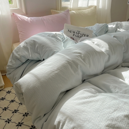 91家纺网 家纺一手货源 找家纺 盼季家纺 2024新款小清新水洗棉小清新超软床上四件套纯色混搭学生宿舍三件套 奶蓝小黄格