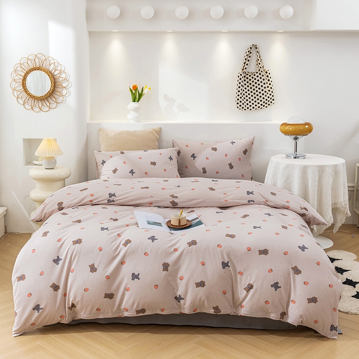 91家纺网 家纺一手货源 找家纺 优姿家纺2024新款A类全棉针织棉系列四件套 草莓熊-粉