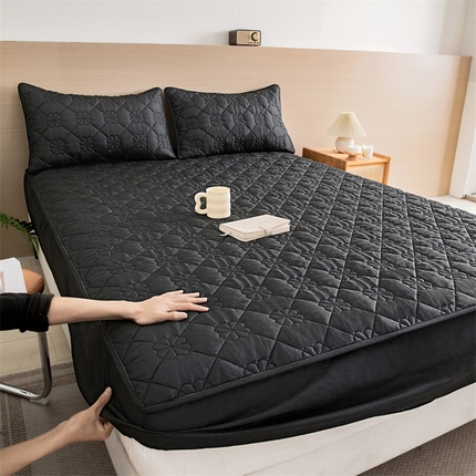恒尚居 2024爆款四叶草绗缝夹棉防水床笠-四季款 四叶草-黑色
