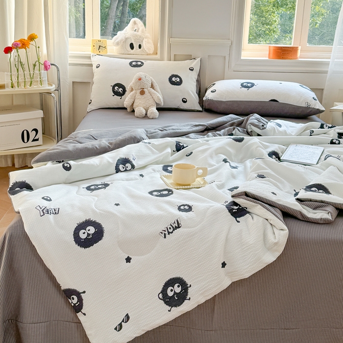 91家纺网 家纺一手货源 找家纺 仟网汇 2024新款泡泡棉夏被四件套热款 黑煤球