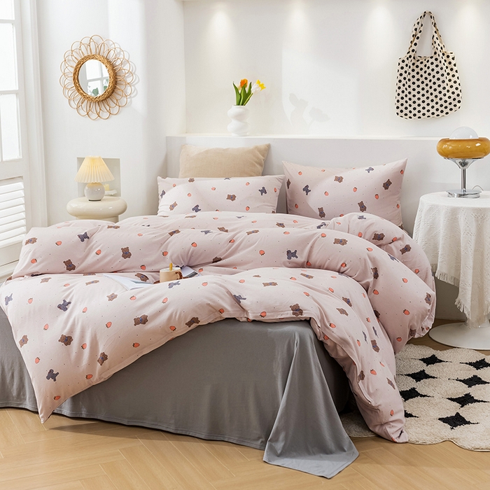 91家纺网 家纺一手货源 找家纺 优姿家纺2024新款A类全棉针织棉系列四件套 草莓熊-粉