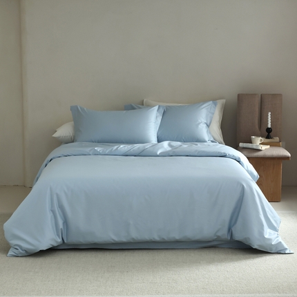 91家纺网 家纺一手货源 找家纺 轩和 2024新款70支埃及匹马棉纯棉纯色四件套风格二 天青蓝