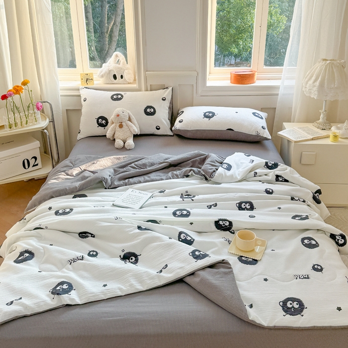 91家纺网 家纺一手货源 找家纺 仟网汇 2024新款泡泡棉夏被四件套热款 黑煤球