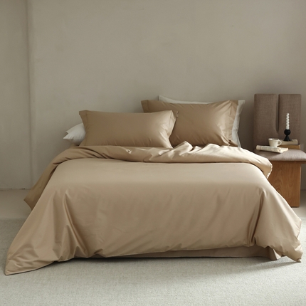 91家纺网 家纺一手货源 找家纺 轩和 2024新款70支埃及匹马棉纯棉纯色四件套风格二 浮光金