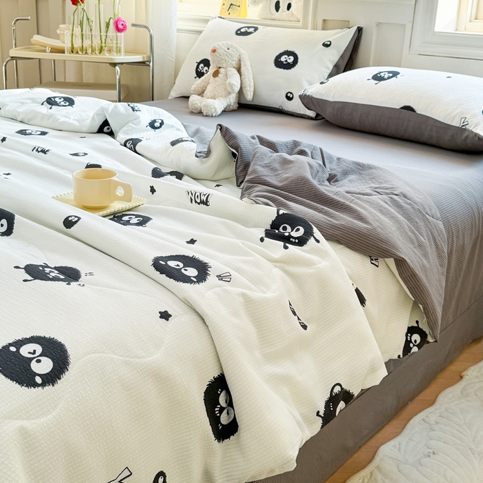 91家纺网 家纺一手货源 找家纺 仟网汇 2024新款泡泡棉夏被四件套热款 黑煤球