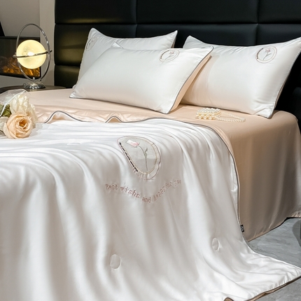 91家纺网 家纺一手货源 找家纺 （总）绘萱家居 2025爆款绣花水洗天丝夏被四件套水洗真丝夏被冰丝夏凉被空调被-南希