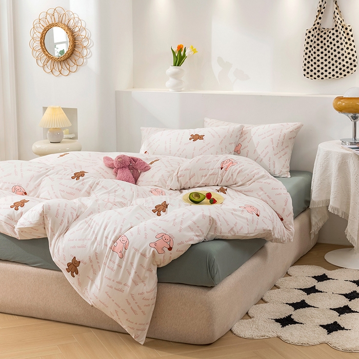 91家纺网 家纺一手货源 找家纺 优姿家纺2024新款A类全棉针织棉系列四件套 菲尔熊-粉