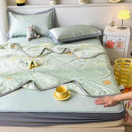 91家纺网 家纺一手货源 找家纺 欧邦 新款A类冰藤席夏被套件 床笠款-小熊花朵