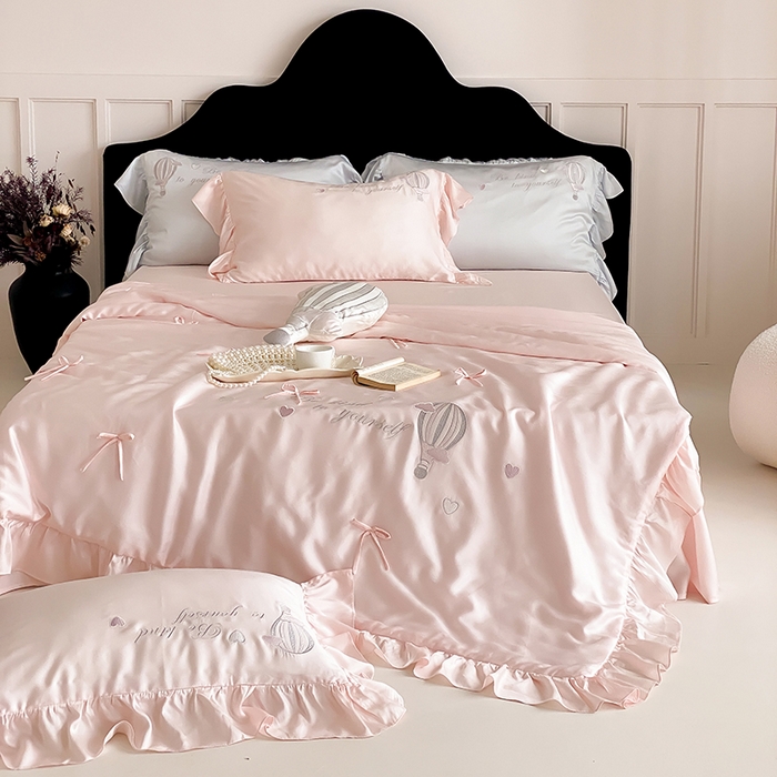 91家纺网 家纺一手货源 找家纺 MIU缪家居 2024新款100支天丝棉夏被四件套-热气球  粉