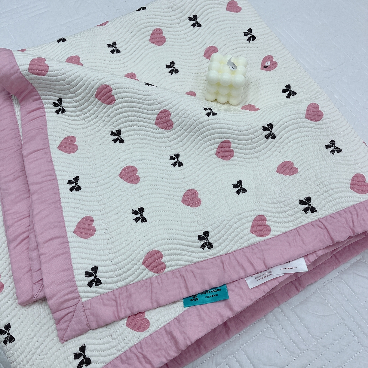 91家纺网 家纺一手货源 找家纺 暖居 2024新款莫代尔砂洗凉感双面天丝单件床盖可铺可盖粉心心