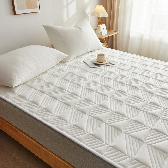 91家纺网 家纺一手货源 找家纺 祁恋婷家居 2024新款A类全棉夹棉床护垫 典雅白