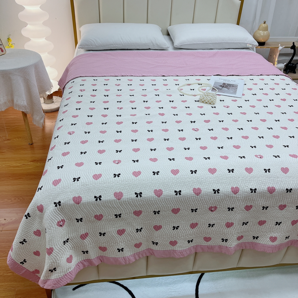 91家纺网 家纺一手货源 找家纺 暖居 2024新款莫代尔砂洗凉感双面天丝单件床盖可铺可盖粉心心