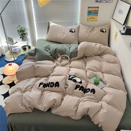 91家纺网 家纺一手货源 找家纺 （总）阿曼达 2024新款ins博主风简约轻奢卡通熊猫毛巾绣水洗m四件套