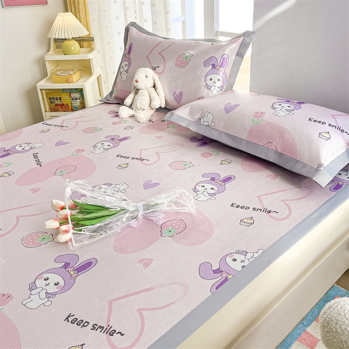 91家纺网 家纺一手货源 找家纺 欧邦 新款数码印花A类冰藤席三件套 凉席款-草莓兔