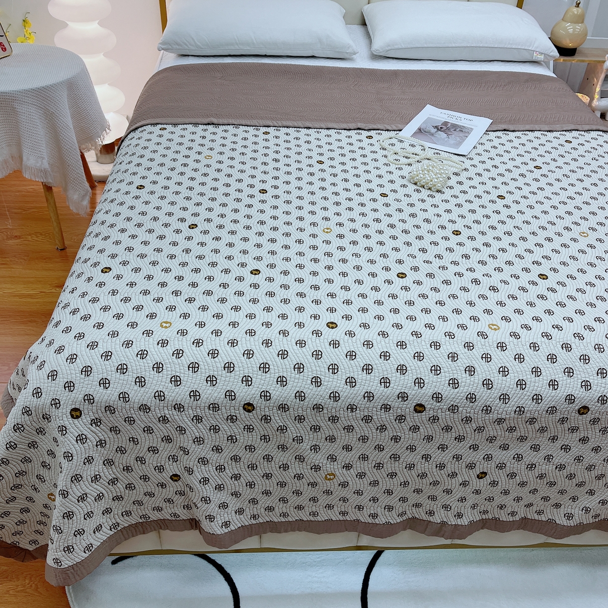 91家纺网 家纺一手货源 找家纺 暖居 2024新款莫代尔砂洗凉感双面天丝单件床盖可铺可盖规格