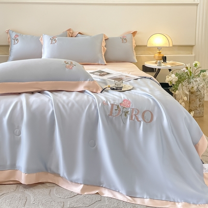 91家纺网 家纺一手货源 找家纺 绘萱2025爆款绣花水洗天丝夏被四件套水洗真丝夏被冰丝夏凉被空调被-迪梦