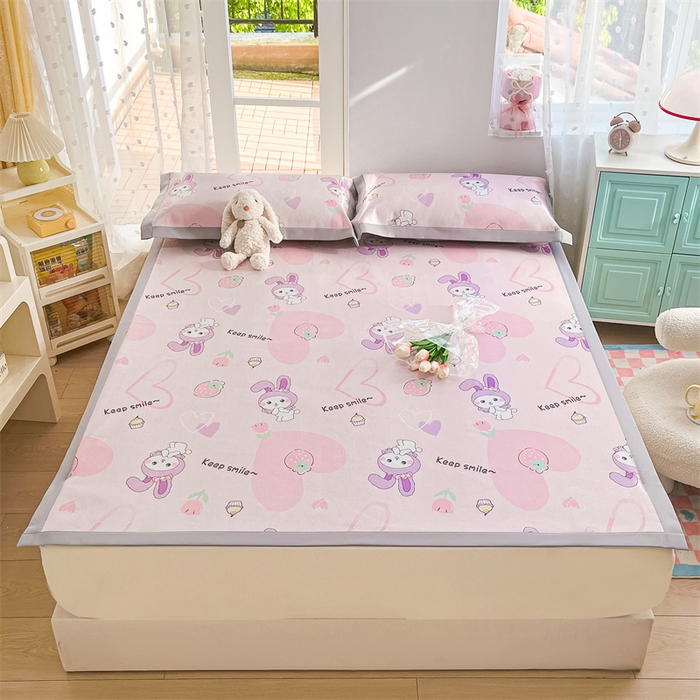 91家纺网 家纺一手货源 找家纺 欧邦 新款数码印花A类冰藤席三件套 凉席款-草莓兔