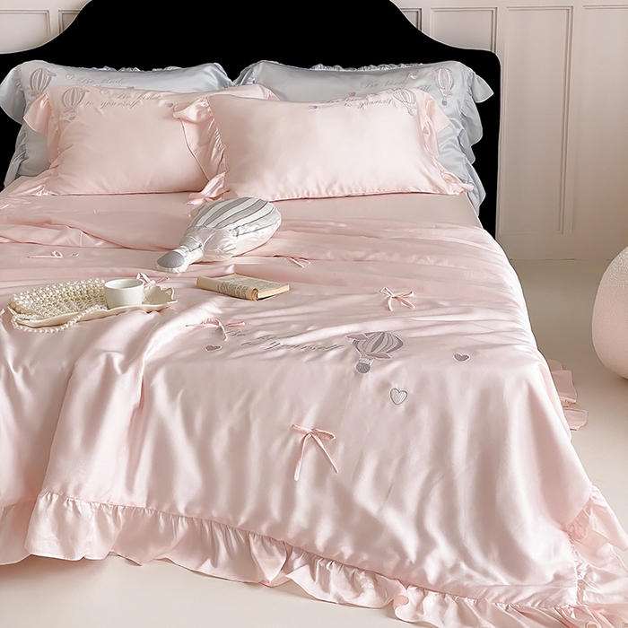 91家纺网 家纺一手货源 找家纺 MIU缪家居 2024新款100支天丝棉夏被四件套-热气球  粉