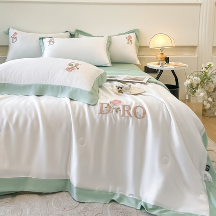 91家纺网 家纺一手货源 找家纺 绘萱2025爆款绣花水洗天丝夏被四件套水洗真丝夏被冰丝夏凉被空调被-迪梦